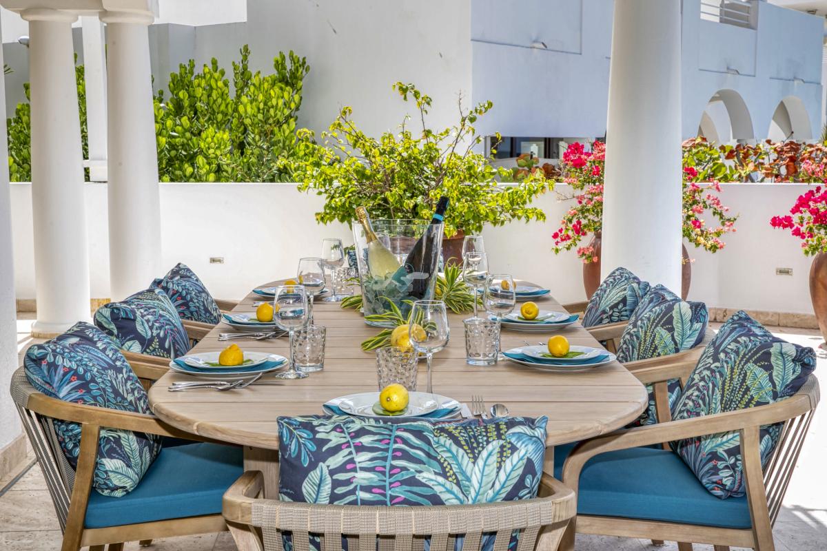 15_EtoiledeMer-OutdoorDining_ villa 4 chambres piscine vue mer Cupecoy Saint Martin
